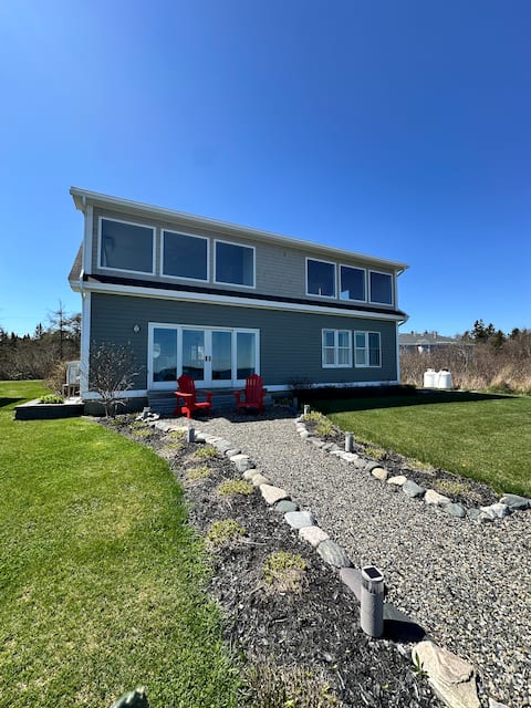 Elegant 2BR Private Oceanfront Cottage in Maine