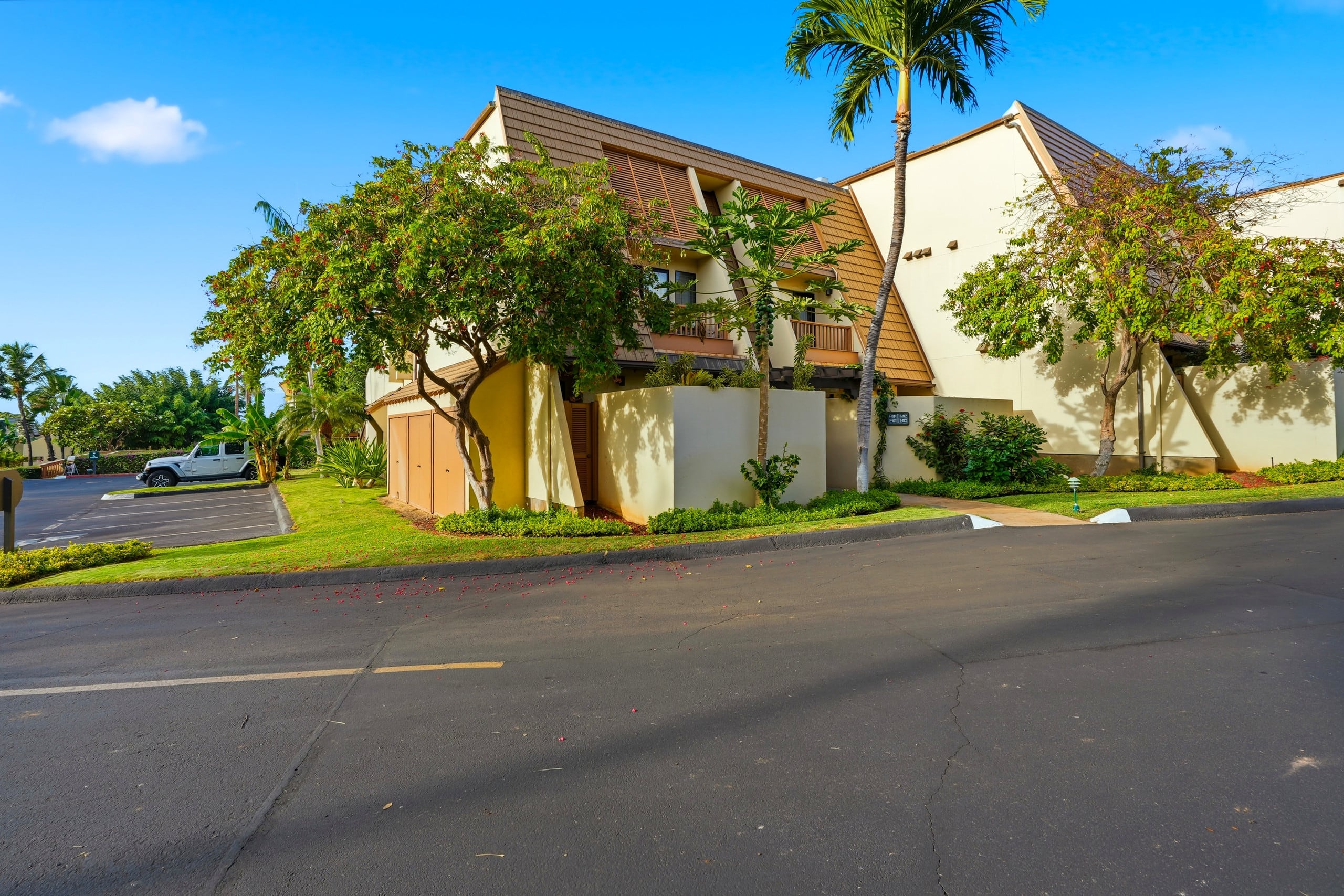 Condo in Kihei · ★4.95 · 2 bedrooms · 3 beds · 2 private baths - Image 35