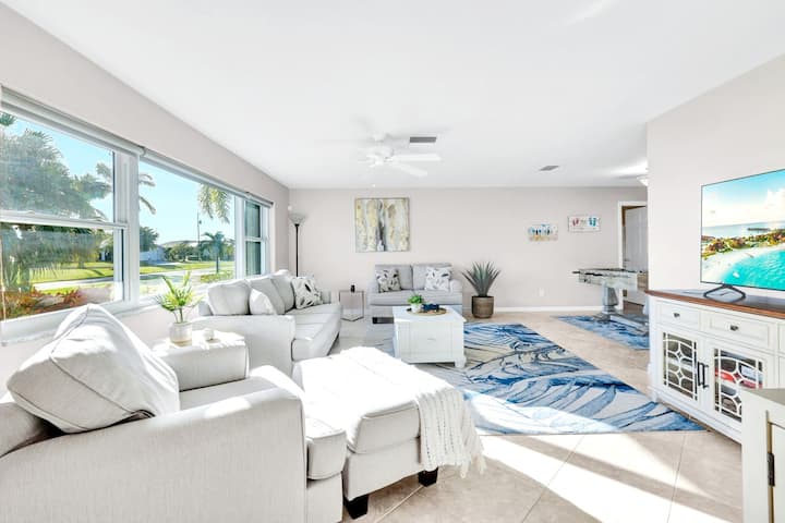 Relaxing Pool Home | Bikes | Prime Se Location - Cape Coral, FL