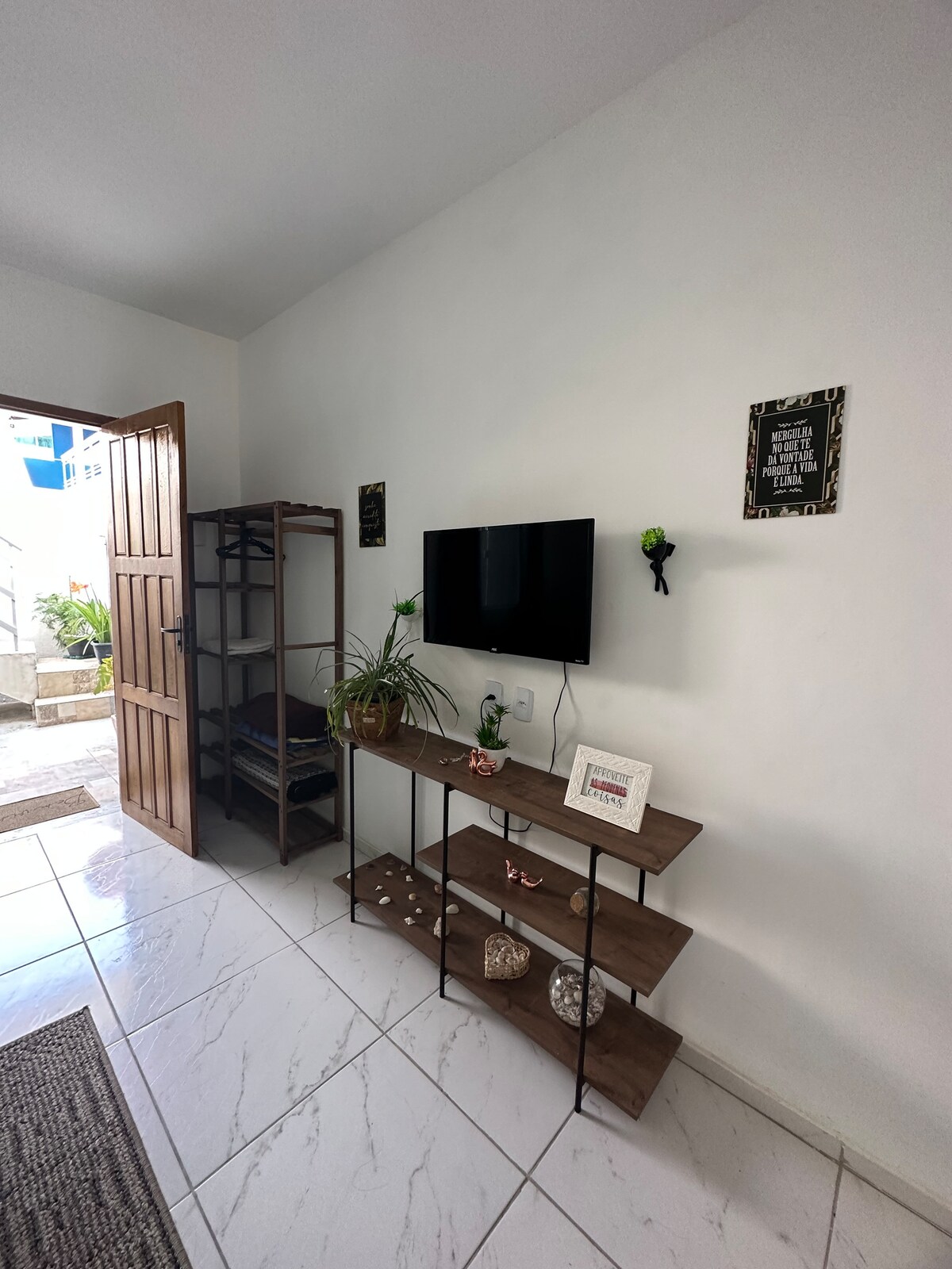 Airbnb em destaque: House 1 block from Sudoeste beach Pets em São Pedro Da Aldeia