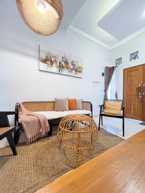 10pax.Stay Near JCM & Tourism.Just Renovated