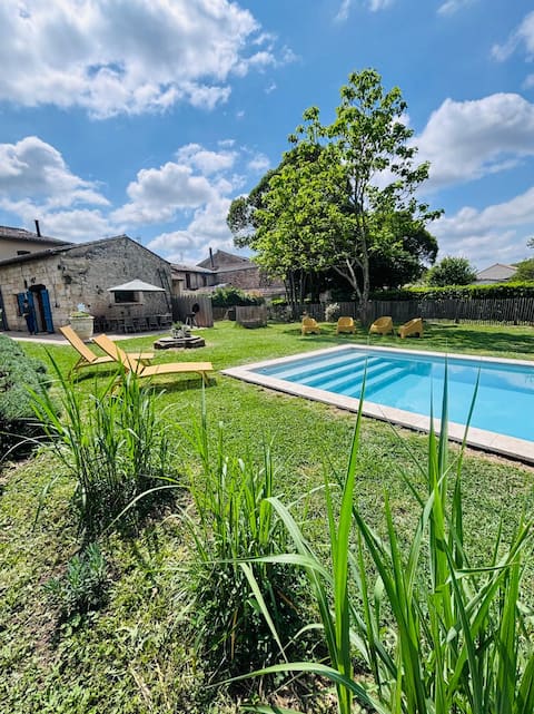 Townhouse by the river - pool