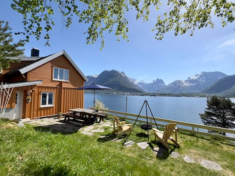 Charming Norwegian Farmhouse with Grand Fjord View