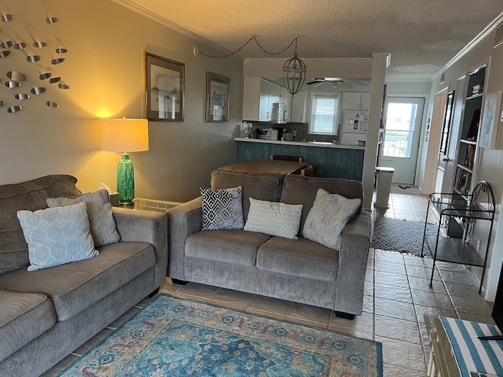 Sunny Water View Condo! North End Carolina Beach! - Carolina Beach, NC