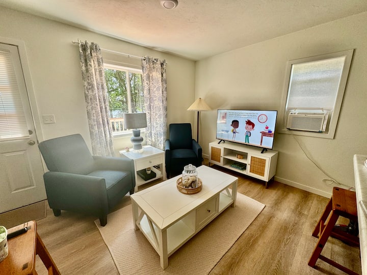 Cozy Cabin Near Everything!!! - Waupaca, WI