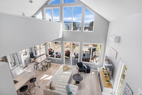 Top Airbnb: Relaxing getaway w/Mountain & Lake Views in Central Okanagan West