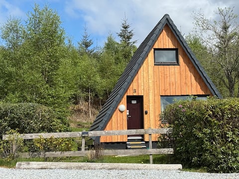 Cabin near Glencoe, with Loch & Mountain Views