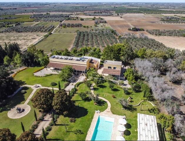 Villa panoramica con piscina