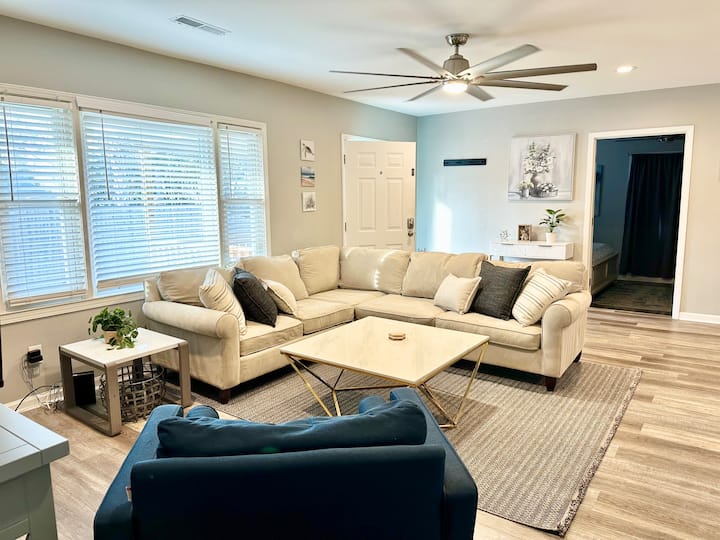 Spacious & Quiet 4-bed 8 Mins From Beach - 賴茨維爾比奇