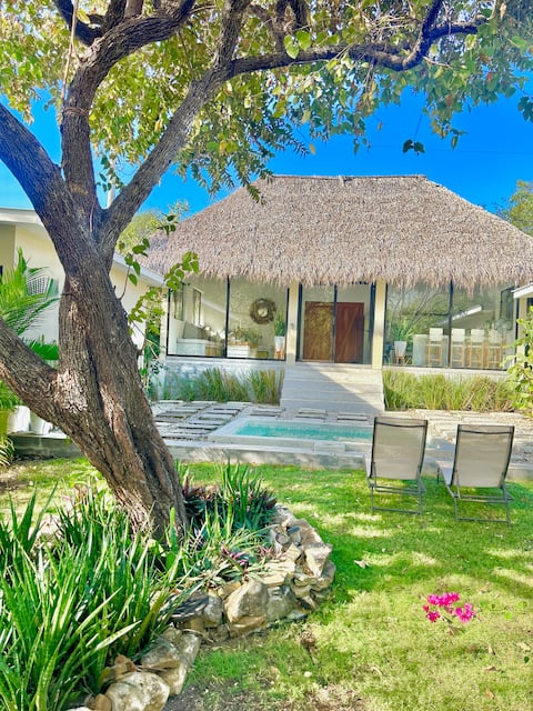 Bali Style Surf Villas •Plunge Pool•2 min to Beach