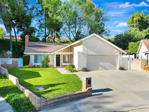 Remodeled Cheerful 4 Bedroom House with a pool