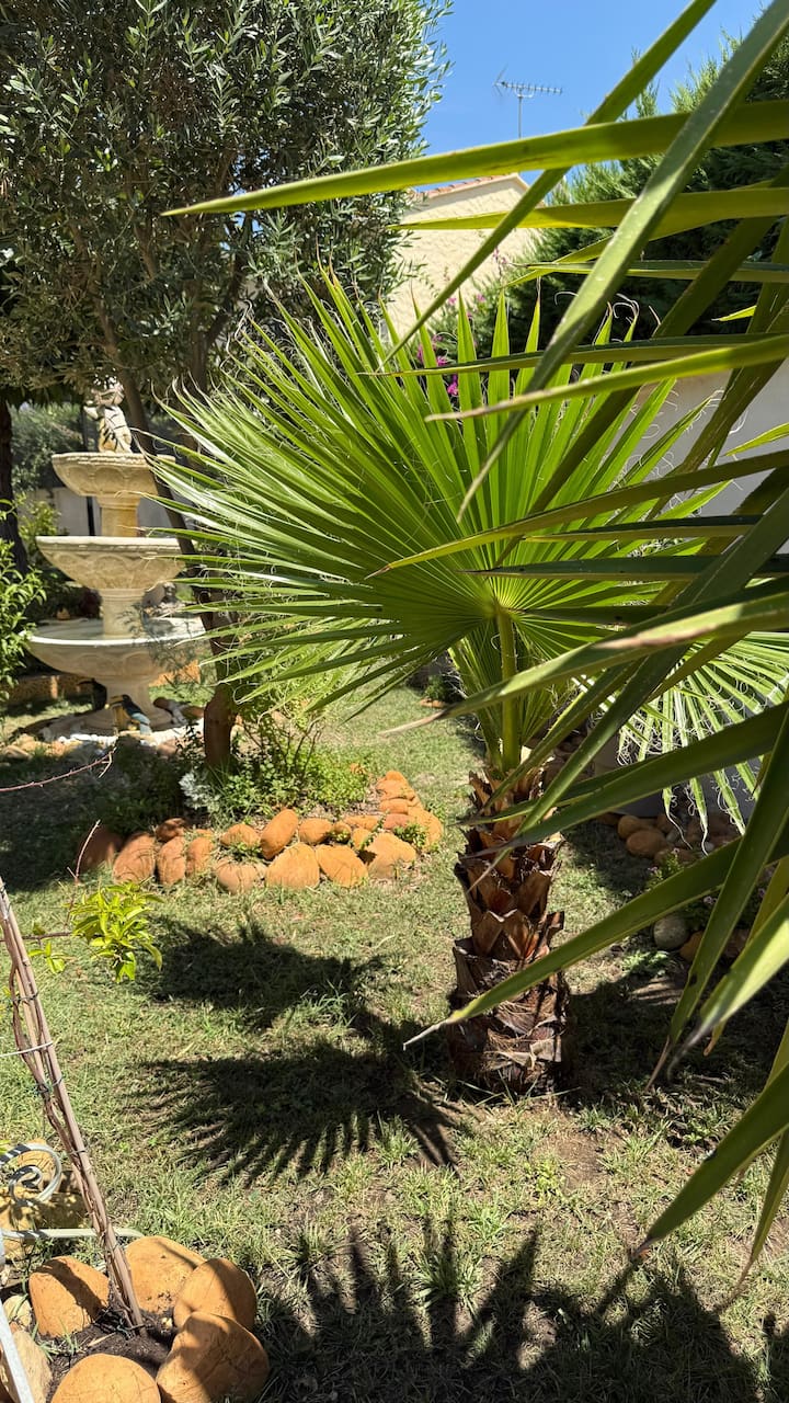 Superbe Logement Au Rez-de-chaussée Avec Jardin. - Arles