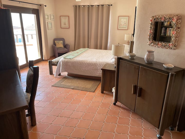 מגבות חוף נמצאות בארון הזה!