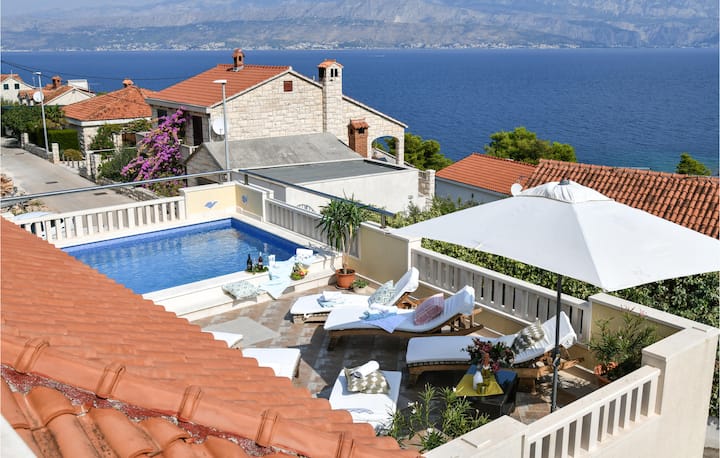 Amazing Home In Postira - Omiš