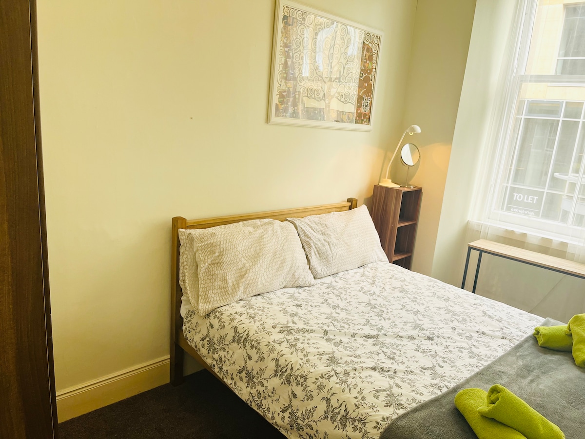 غرفة النوم 2