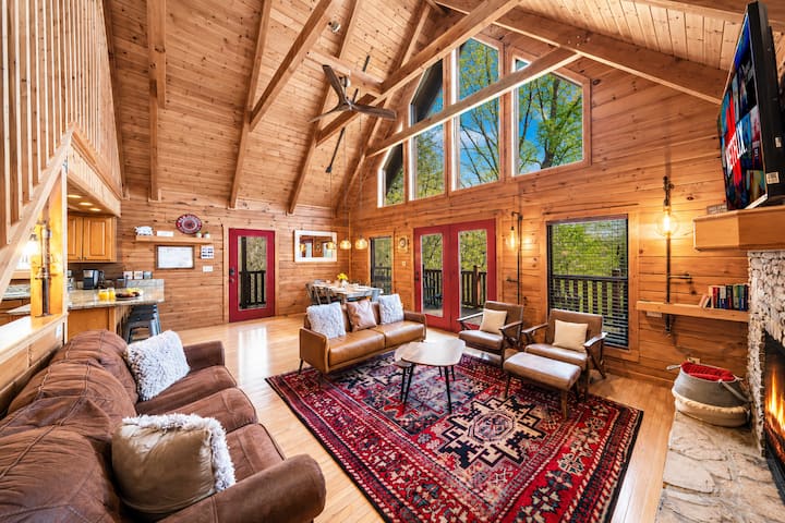 2mi To Pf Parkway! Game Room, Hot Tub, Resort Pool - Pigeon Forge