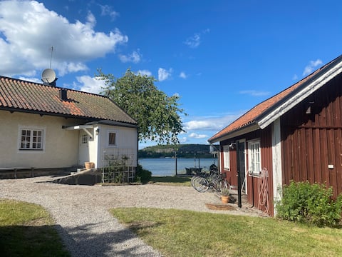 House with lake plot, jetty, sandy beach, maximum evening sun
