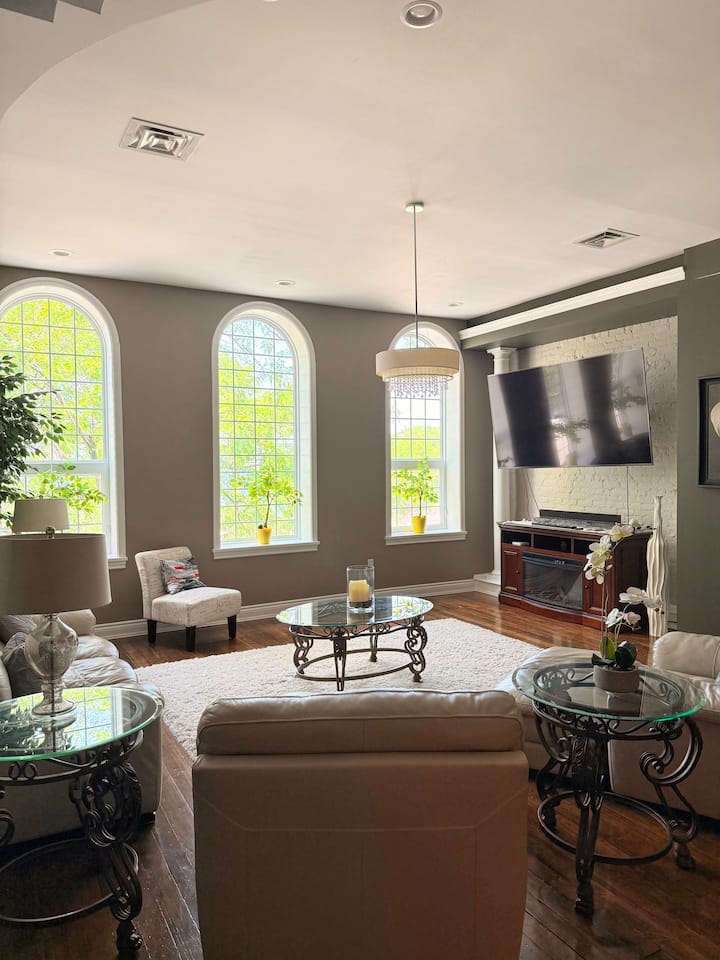 Riverfront Luxury Penthouse Downtown Sarnia - Port Huron, MI
