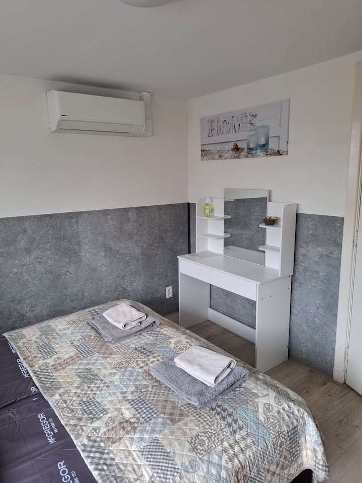 Nice Room 15 Minutes From Amsterdam City Center - Zaandam