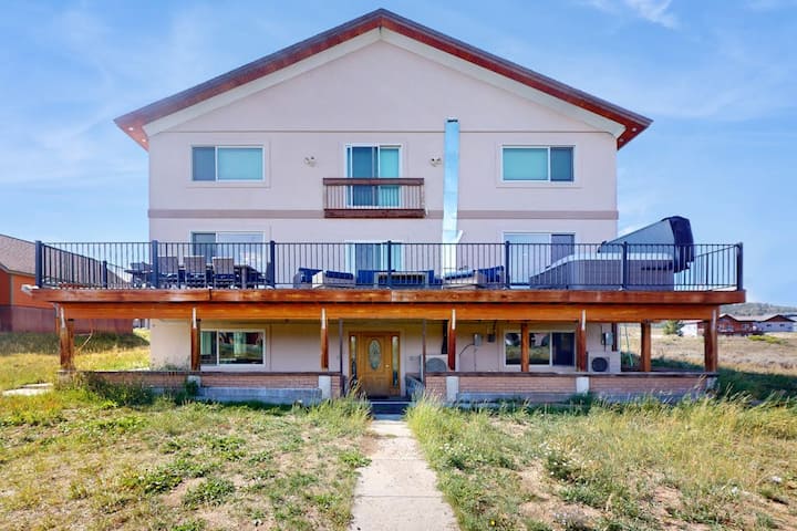 Gorgeous 5br | Mountain-view | Pool Table | Deck - Tabernash, CO