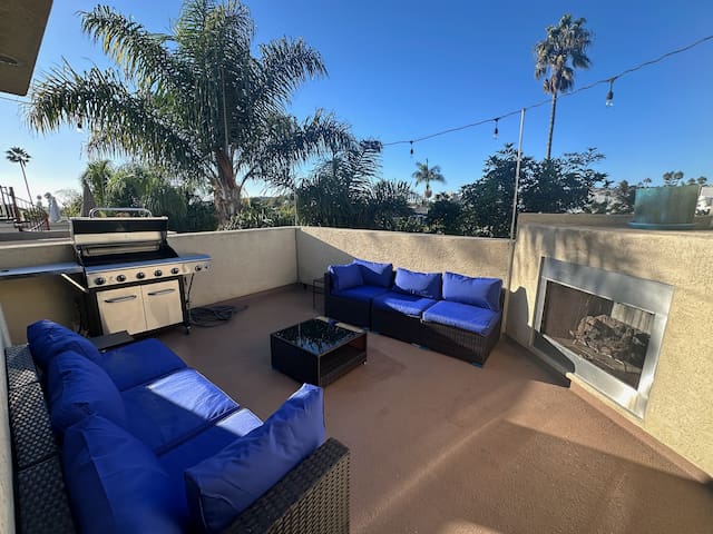 Amazing Roof Top Beach Home•minutes walk to beach!