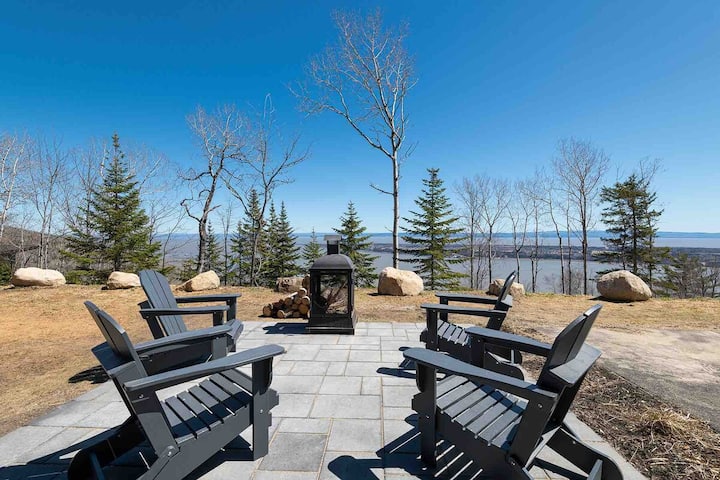 Solstice 203: Vue Sur Le Fleuve, Terrasse & Spa - Charlevoix
