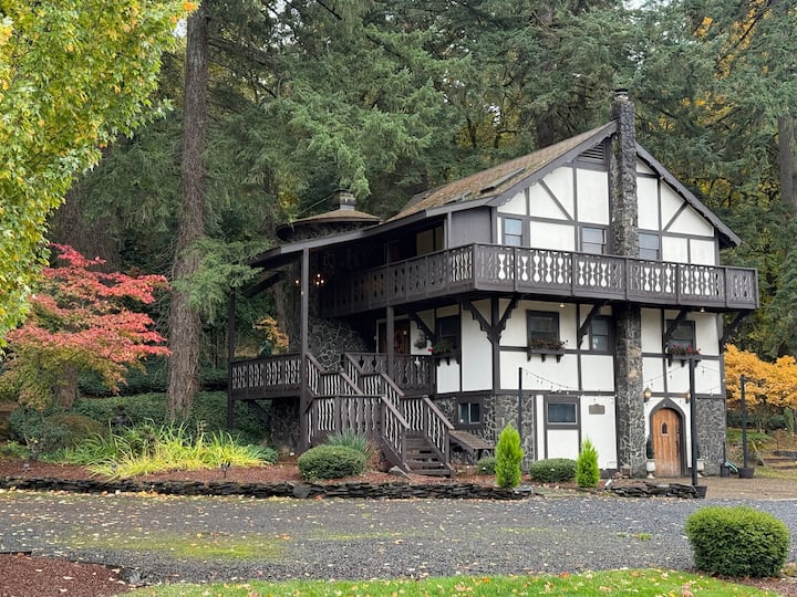 The Castle House - Airbnb