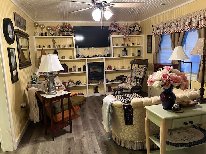 3 Bedroom With A Fireplace With A Game Room - Seneca Rocks, WV
