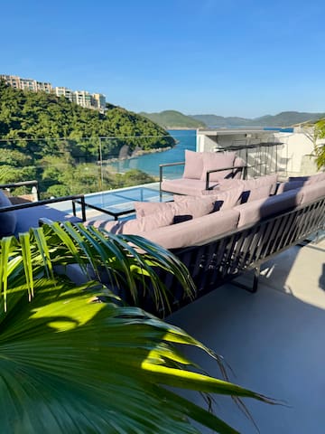 Seaview Villa with Rooftop, Garden & Maid Service