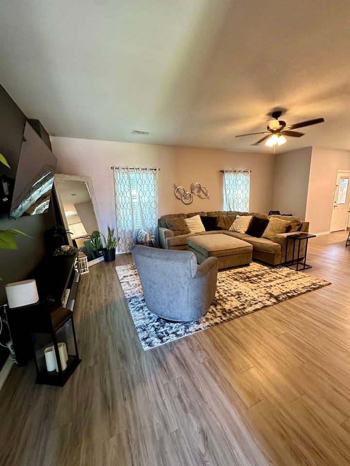 2br/2ba Near Dfw, At&t & Epic - Grand Prairie, TX