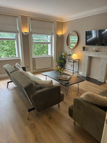 **Luxury 2 bedroom apartment in Knightsbridge**