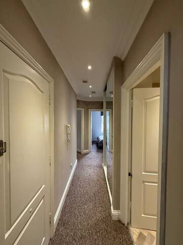 **Luxury 2 bedroom apartment in Knightsbridge** gallery image 3