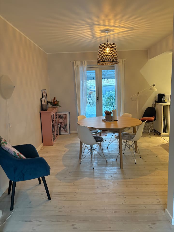 Cozy Townhouse With Garden 8km From City Center - Kopenhagen
