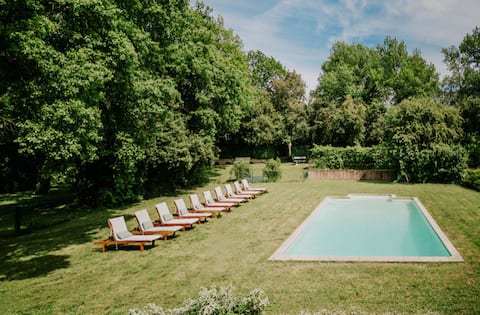 Hot tub - pool - tennis - kids friendly cottage