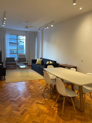 Renovated apartment in the heart of Leblon