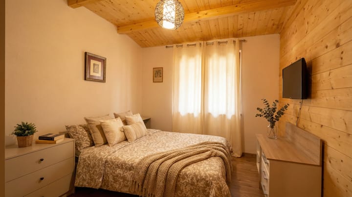 Schlafzimmer 1