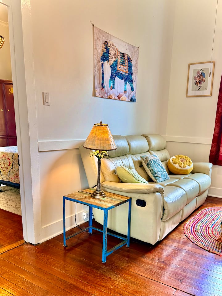 The 🌞 Europe St Cottage - Baton Rouge
