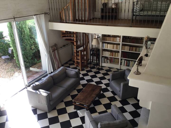 Maison De Famille Avec Beau Jardin Et Piscine - Montpellier
