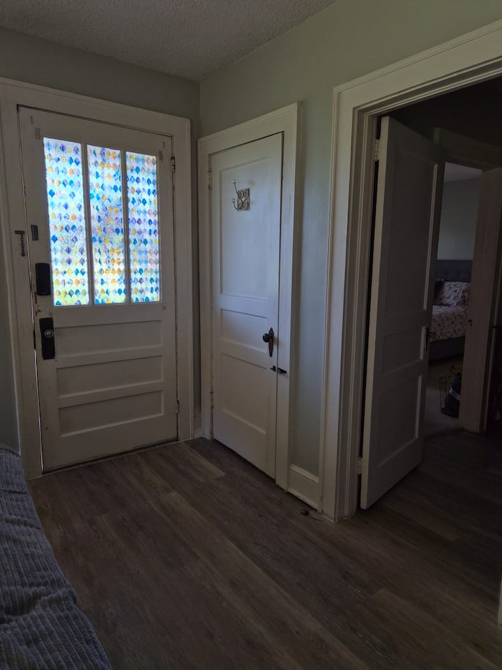 Cozy 2 Bedroom House With Covered Front Porch. - Greenville, NC
