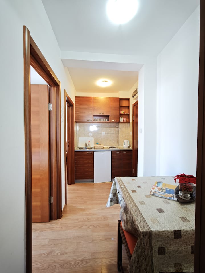 Lovely 2-bedroom Apartment  -Free Parking Space - ブドヴァ