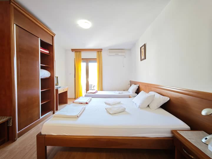 Comfort Studio Apartment - City And Sea View - Budva