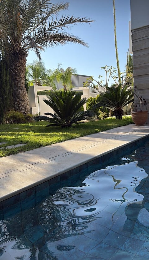 Beautiful Villa, Pool, Beach Access, Seaside Area