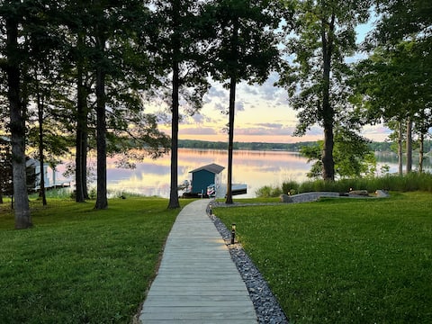Hill House on the Lake!