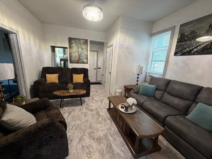 Cozy Vacation Home Parking 5mi Otr Sleep 8 Concert - Madeira, OH