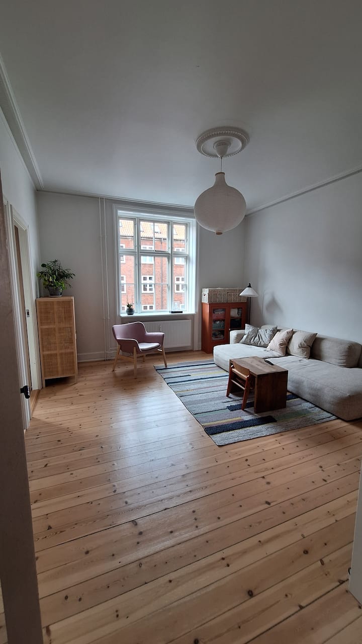 Stor Familievenlig Lejlighed Med Altan Og Gård - Kopenhagen