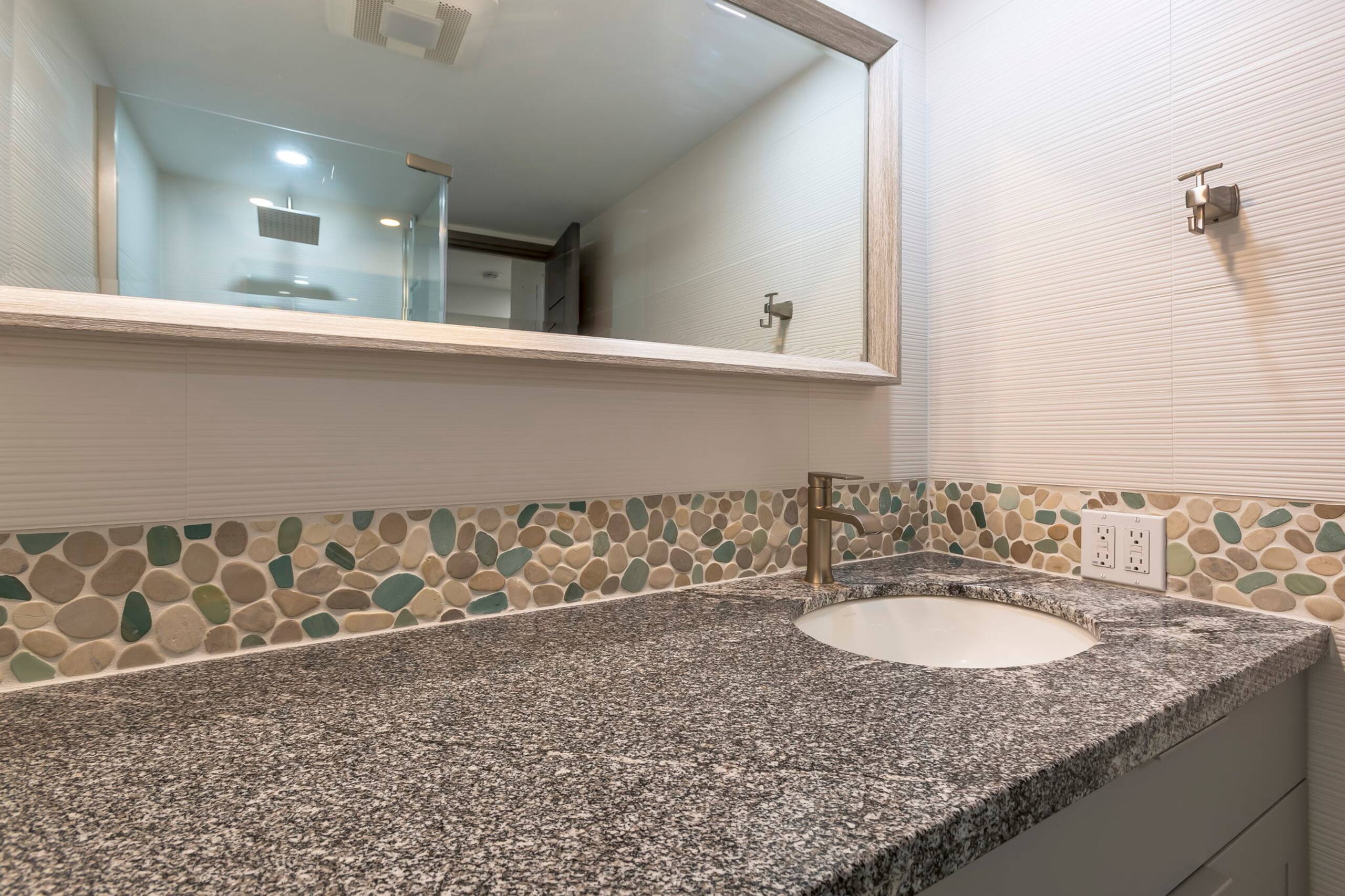 Condo in Kihei · ★4.86 · 1 bedroom · 2 beds · 2 baths - Image 41