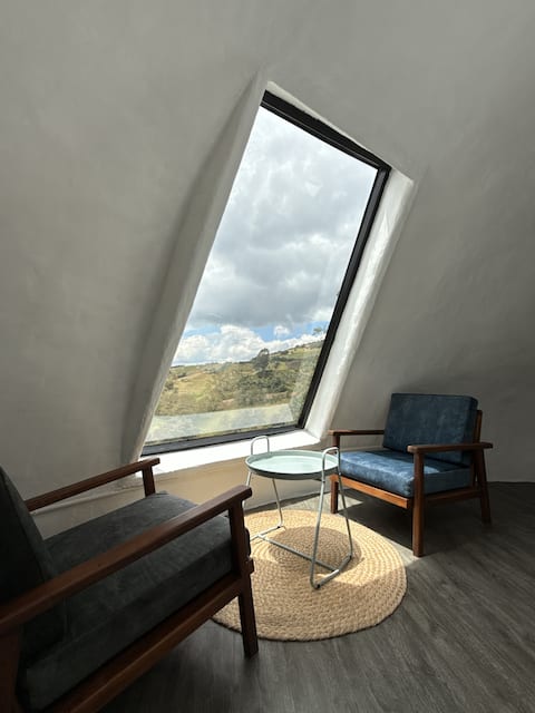 Popular Airbnb listing: Campfire | Breakfast included | Private creek in La Calera
