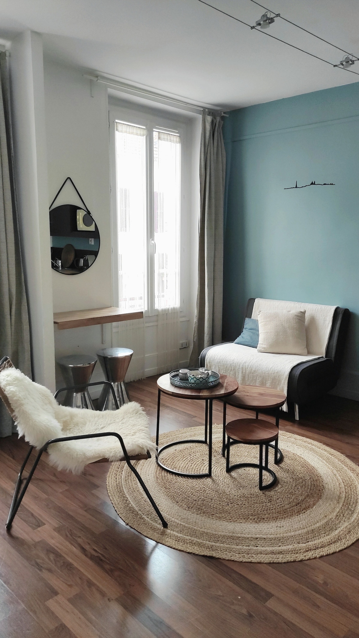 Top performing Airbnb: Nice studio on the outskirts of Paris - Vincennes center in Vincennes