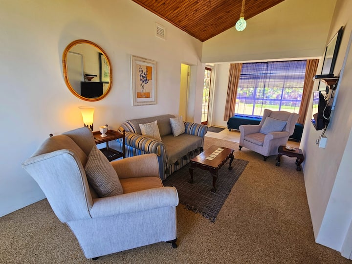 Captain's Cottage - Port Edward