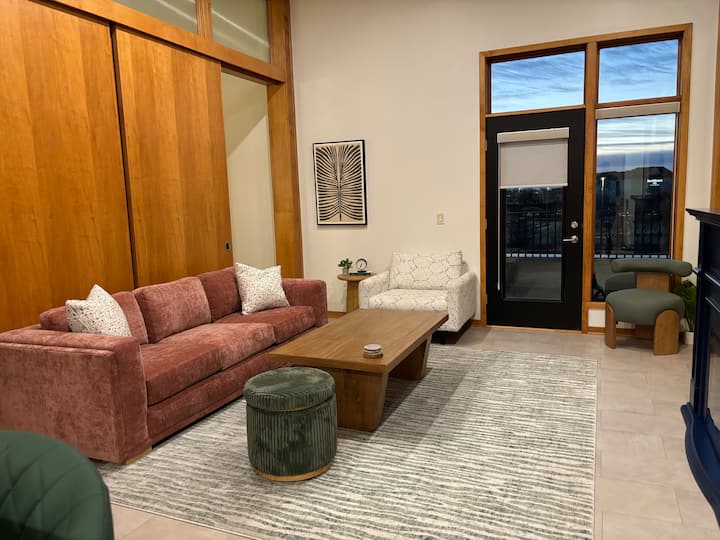 Dapper 2br Newly Remodeled Brand New Jordan Creek - West Des Moines, IA